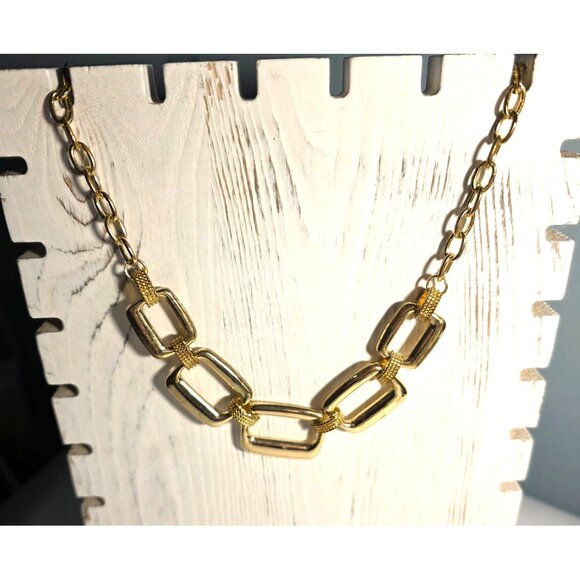 Vtg monet necklace Gold-Tone Rectangular Links classic neutral office career - Picture 1 of 5
